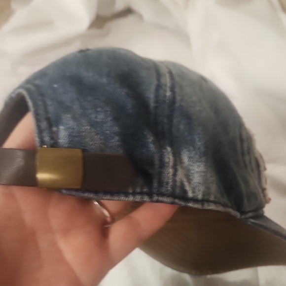 Upcycled Denim Cap with Handmade Heart Patch - Picture 4 of 7